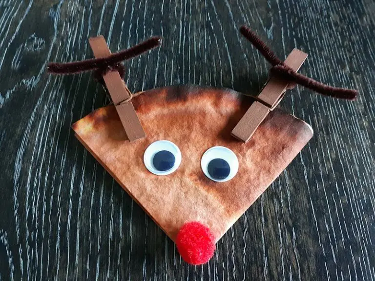 Coffee Filter Christmas Reindeer